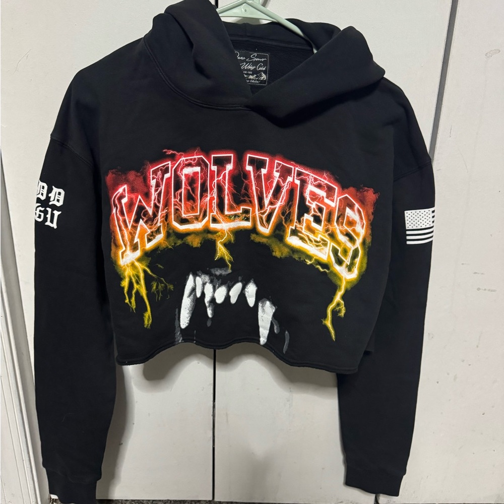 Darc Sport Wolves cropped Graphic Hoodie